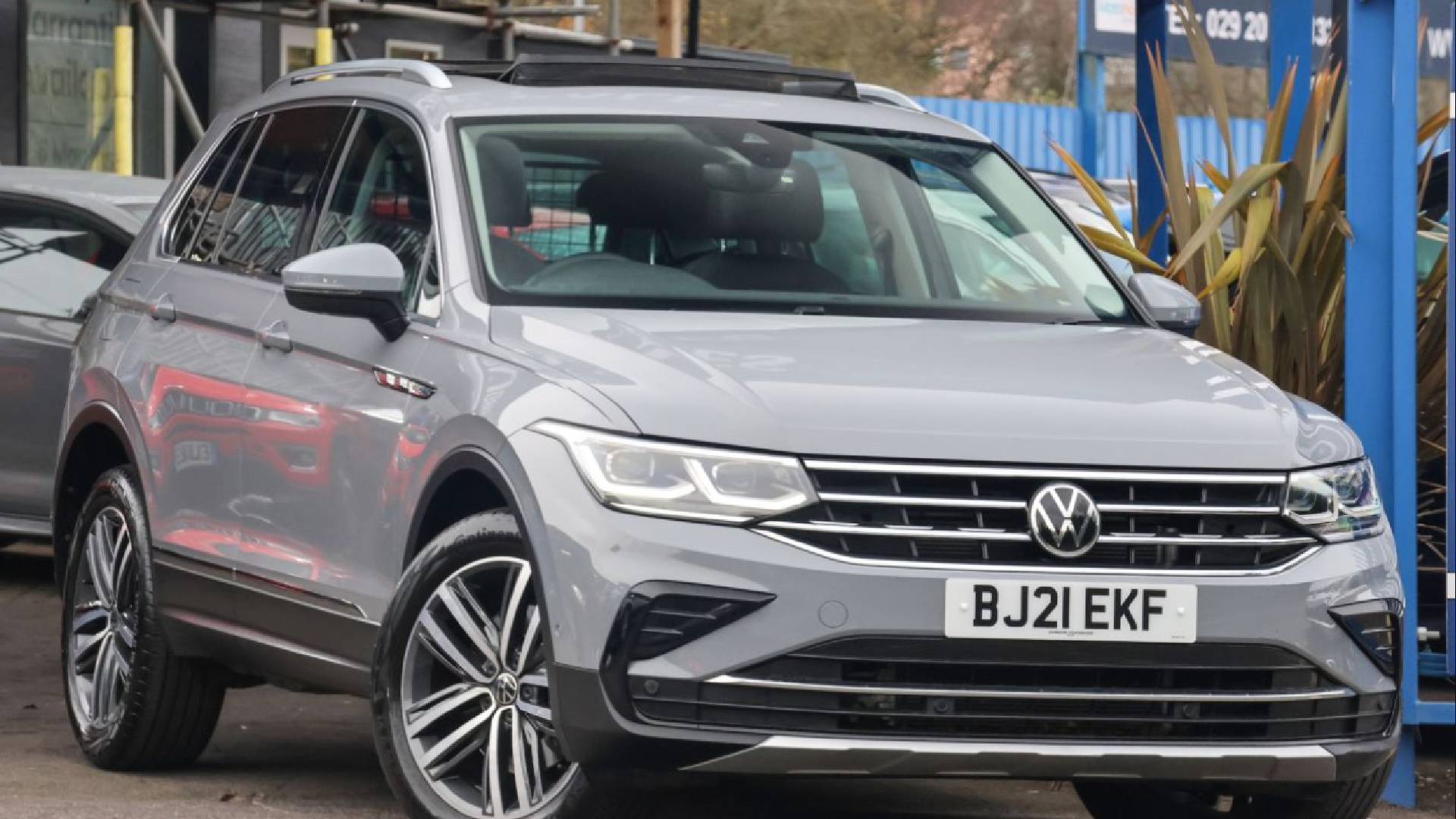 The Tiguan. For all life's journeys.